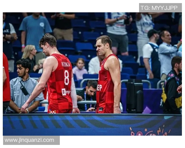 广州网球队在欧锦赛中的团队协作展现出色表现引发关注与赞誉 广州网球队在欧锦赛中的团队协作展现出色表现引发关注与赞誉